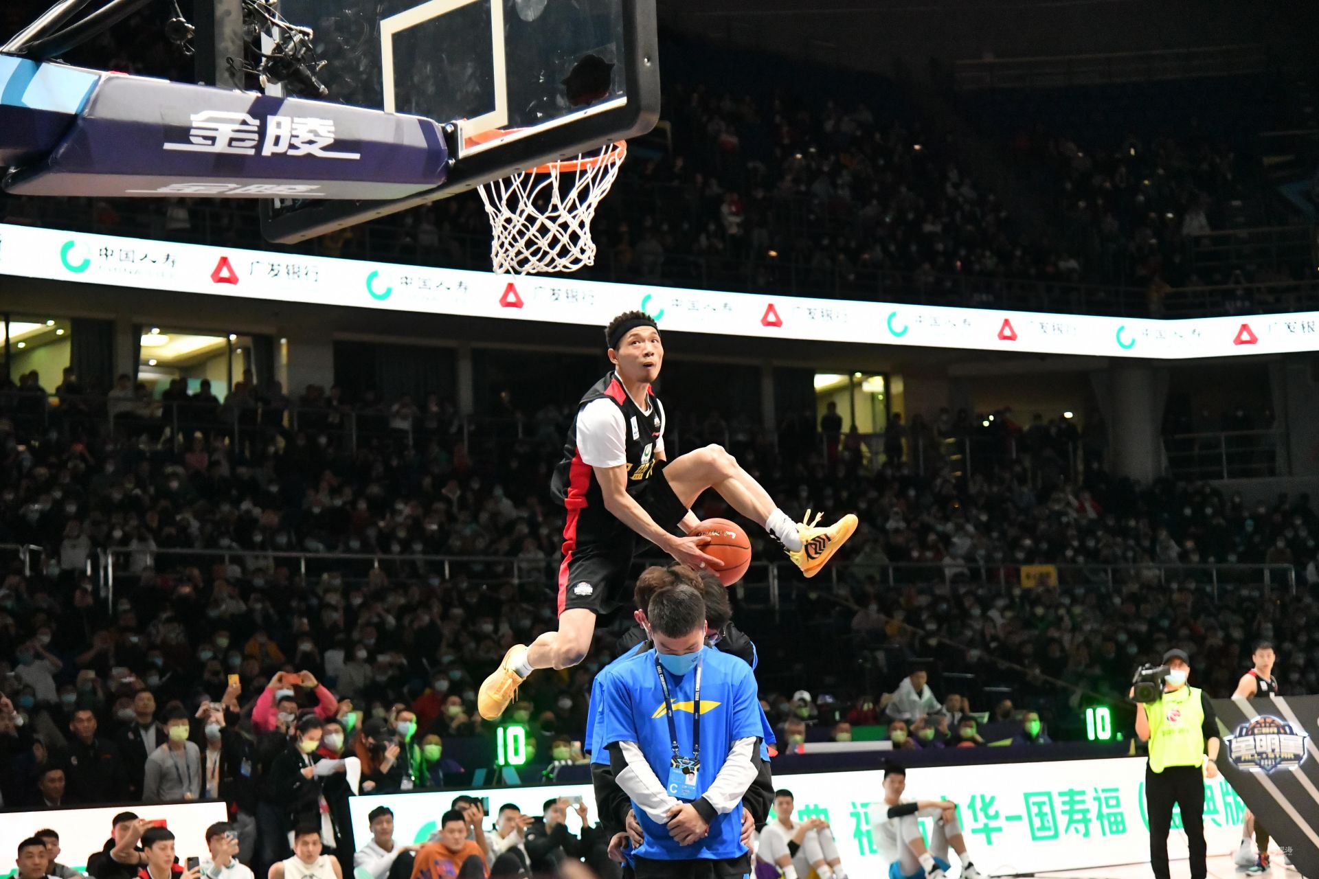 联赛的竞争 联赛的竞争